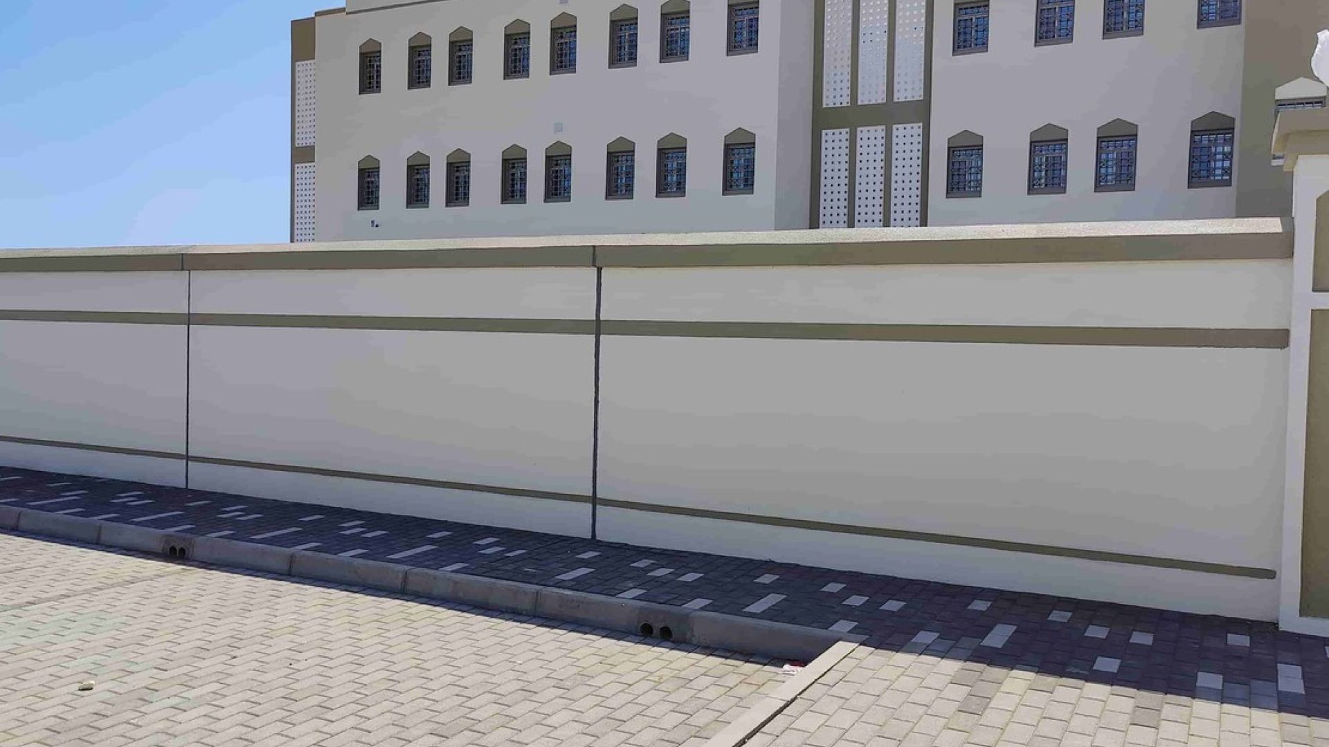 precast-compound-wall.jpg background